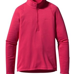 Patagonia Women's Half-Zip R1 Pullover in Hot Pink